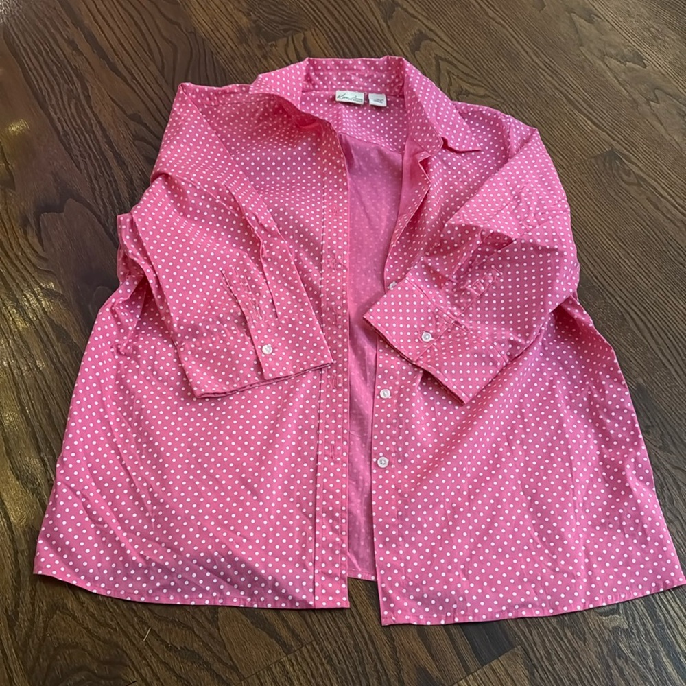 Women's button-up blouse!